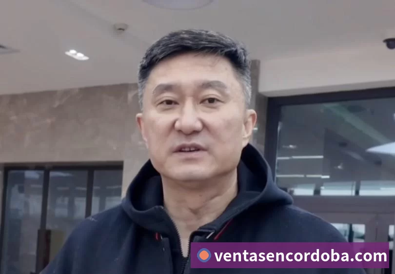 MKsports-科莫足球俱乐部入口罗马诺：曼联现在将中场的引援重点缩小至2名球员
